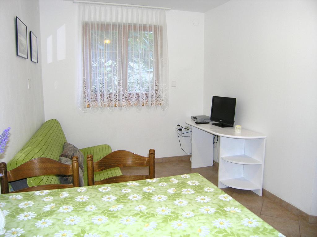 Apartmani Dolencic Крк Экстерьер фото