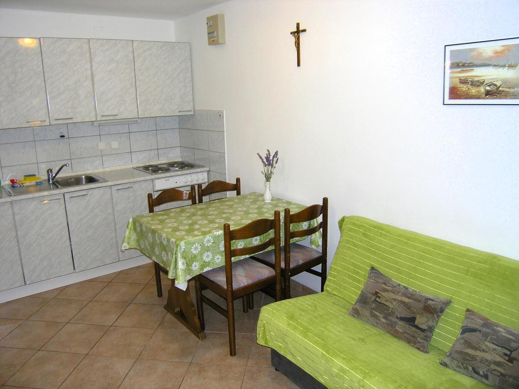 Apartmani Dolencic Крк Экстерьер фото