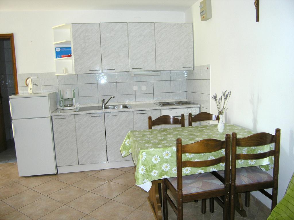 Apartmani Dolencic Крк Экстерьер фото