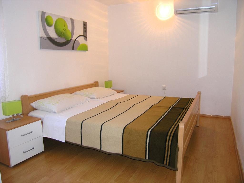 Apartmani Dolencic Крк Экстерьер фото