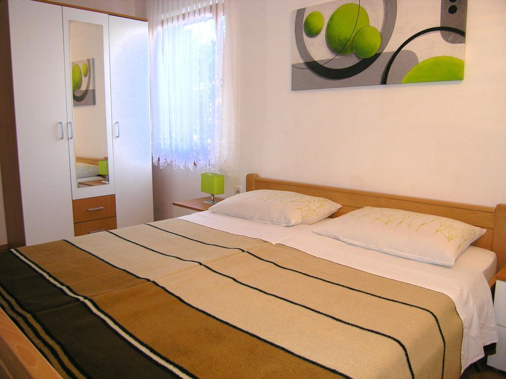 Apartmani Dolencic Крк Экстерьер фото