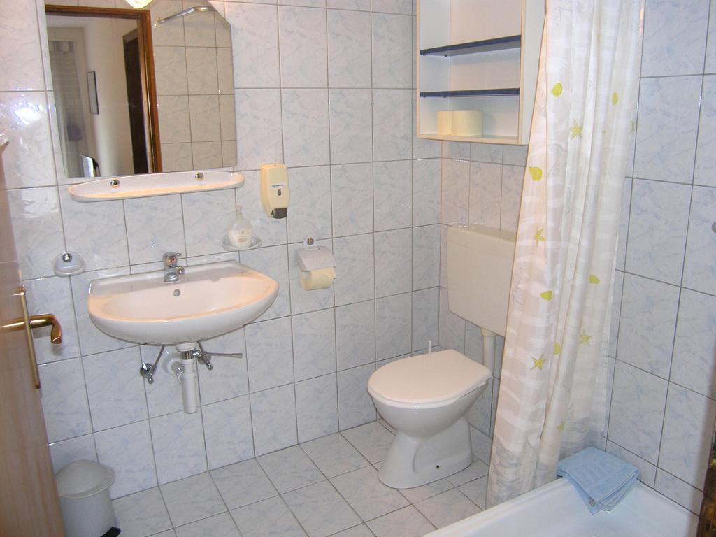 Apartmani Dolencic Крк Экстерьер фото