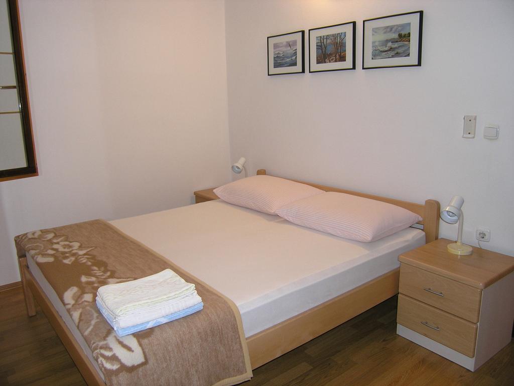 Apartmani Dolencic Крк Экстерьер фото