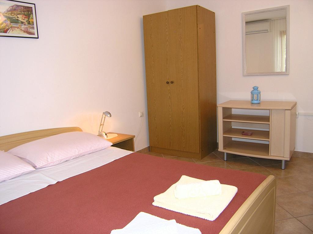 Apartmani Dolencic Крк Экстерьер фото